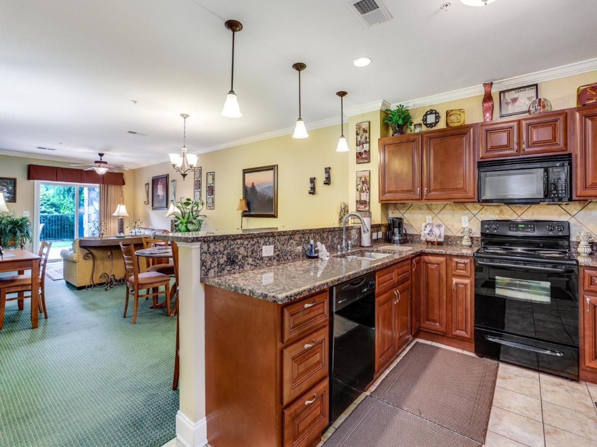 Downtown Delight, 2 Bedrooms, Pool, Hot Tub, Sleeps 6 Гетлинбург Екстериор снимка