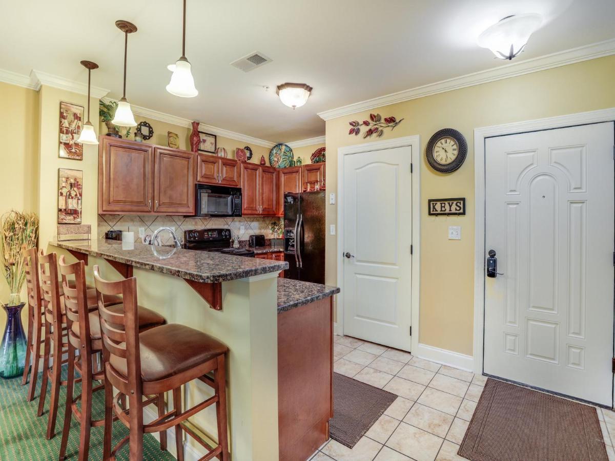 Downtown Delight, 2 Bedrooms, Pool, Hot Tub, Sleeps 6 Гетлинбург Екстериор снимка
