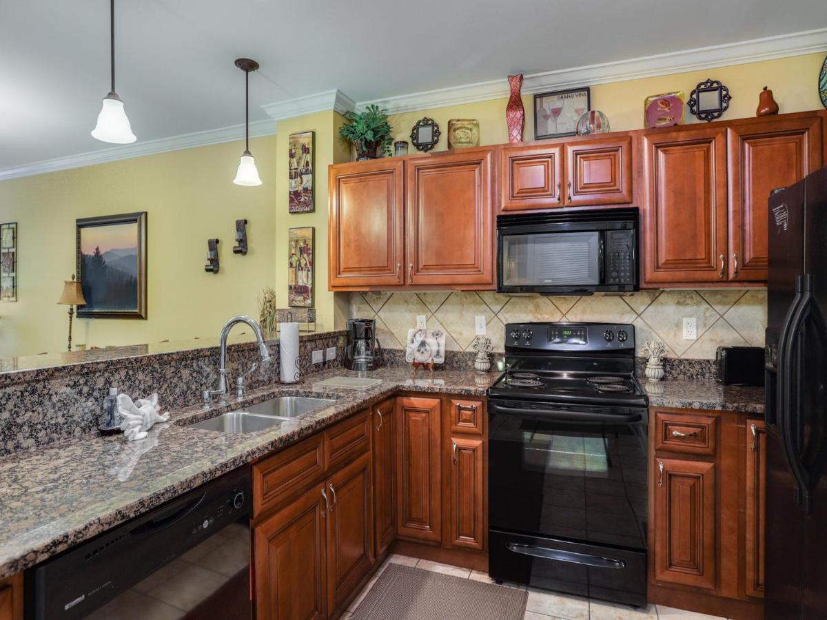 Downtown Delight, 2 Bedrooms, Pool, Hot Tub, Sleeps 6 Гетлинбург Екстериор снимка