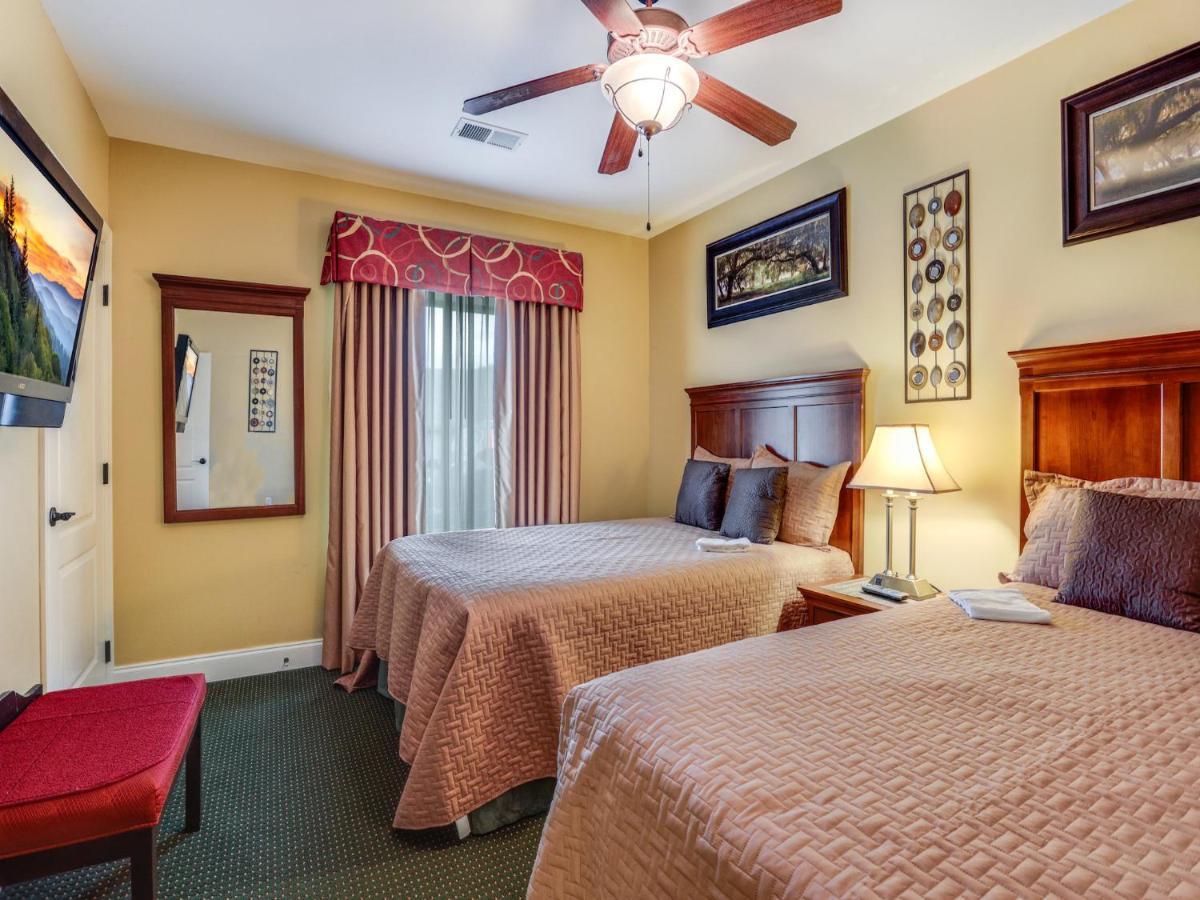 Downtown Delight, 2 Bedrooms, Pool, Hot Tub, Sleeps 6 Гетлинбург Екстериор снимка